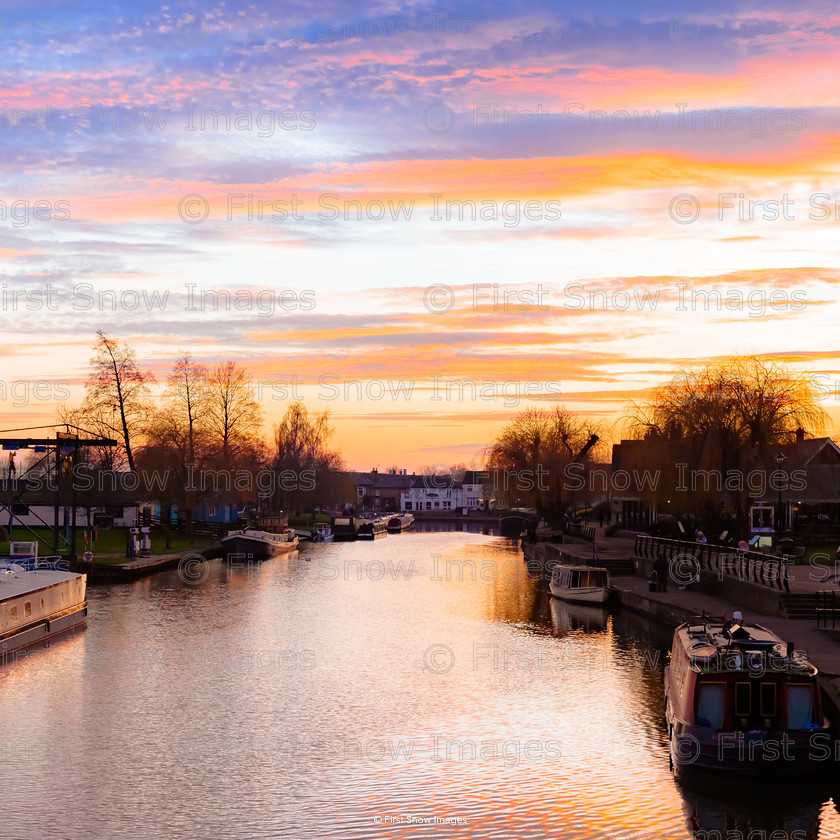 Down by the river, Ely 
 Down by the river, Ely 
 Keywords: ely, ely', landscape, river, sunset wraptious 'down by the river